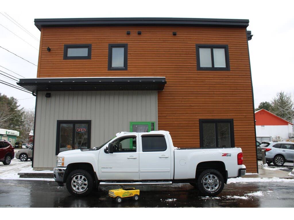 Chevrolet Silverado 3500HD LTZ Crew Cab 4WD 2011