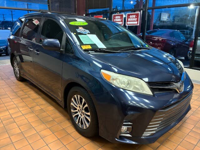 2018 Toyota Sienna XLE Premium 8-Passenger FWD