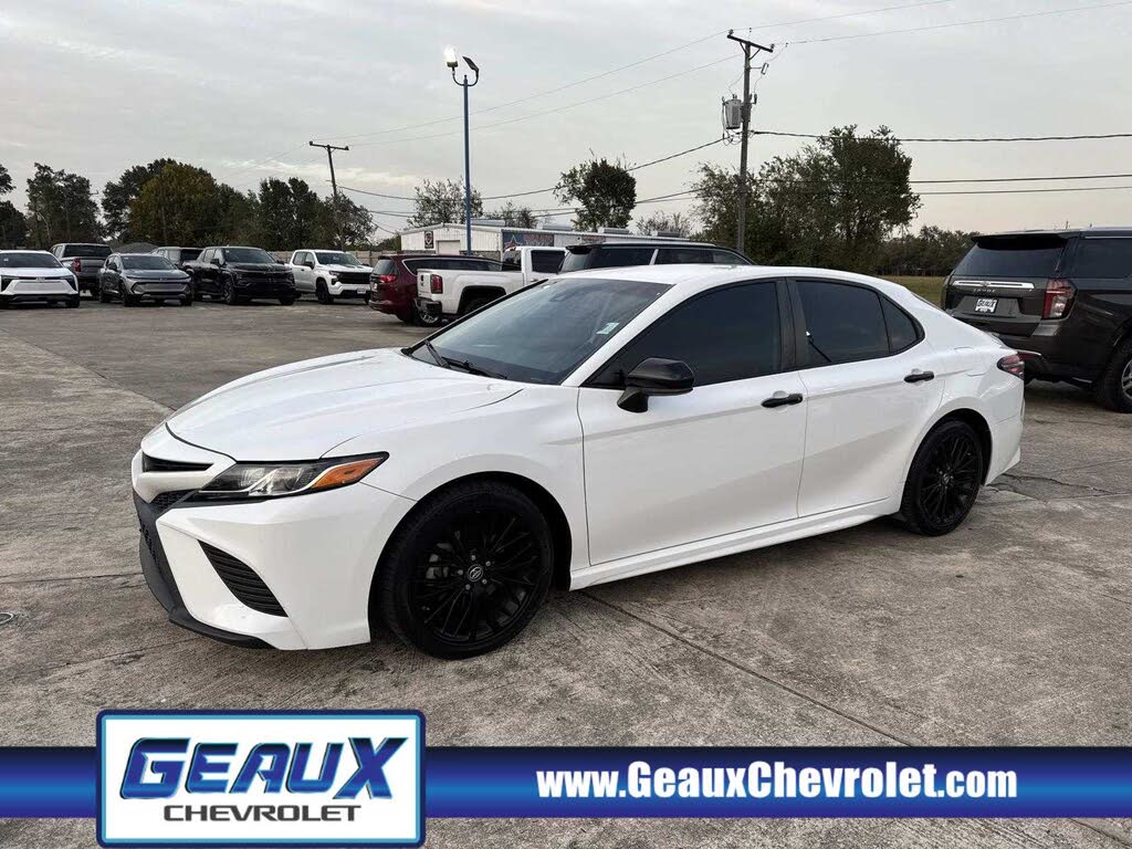 2019 Toyota Camry SE FWD