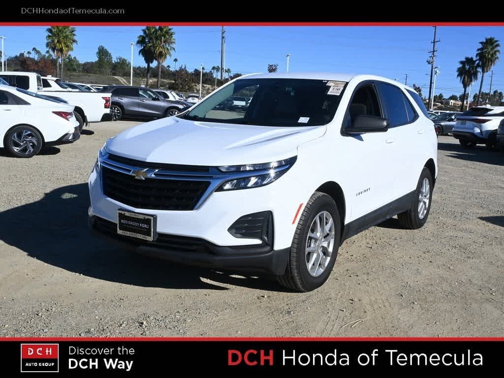 2022 Chevrolet Equinox LS AWD with 1FL