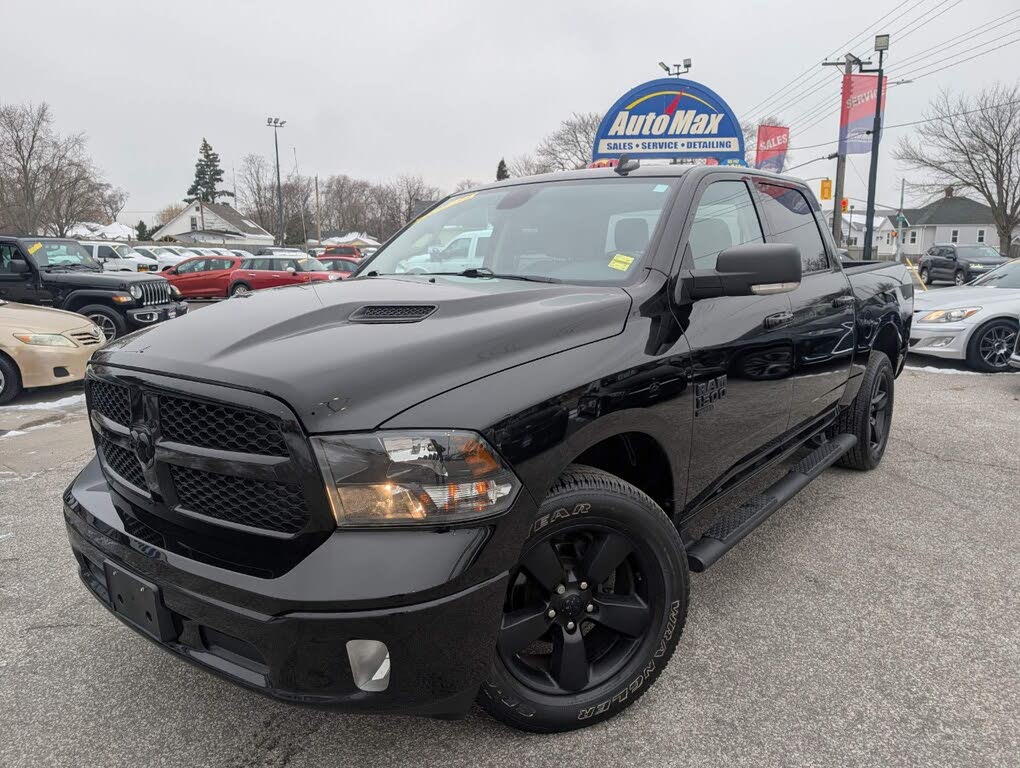 2022 RAM 1500 Classic SLT Crew Cab 4WD