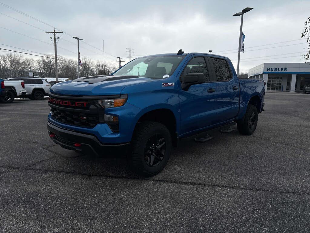 2023 Chevrolet Silverado 1500 Custom Trail Boss Crew Cab 4WD