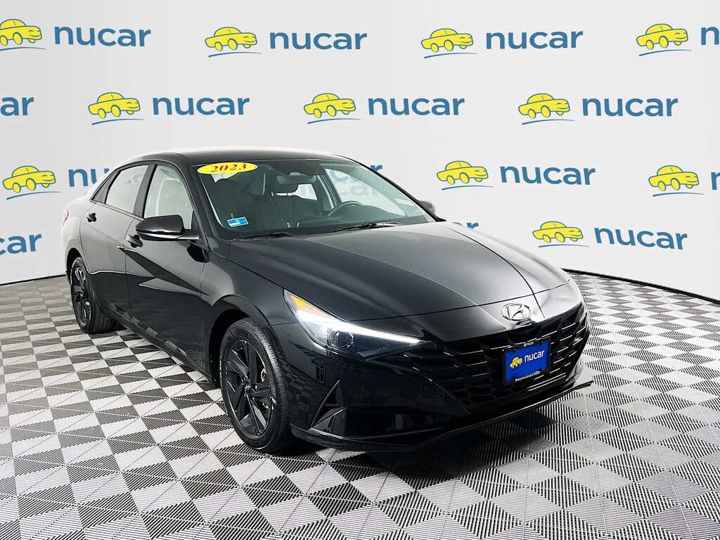 2023 Hyundai Elantra SEL FWD