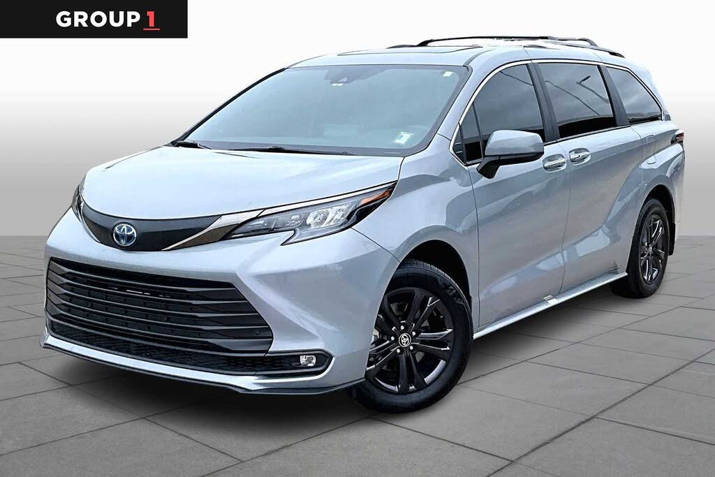 2024 Toyota Sienna Woodland Edition 7-Passenger AWD