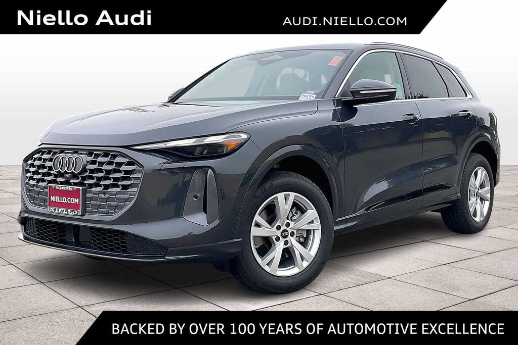 2025 Audi Q5 quattro Premium 40 TFSI