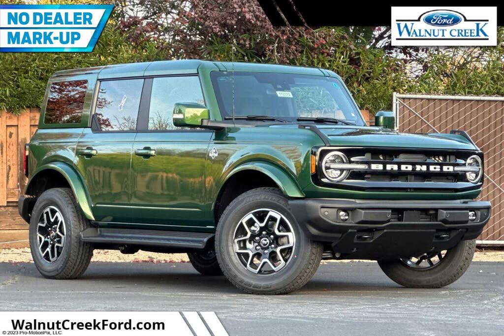 2025 Ford Bronco Outer Banks 4-Door 4WD
