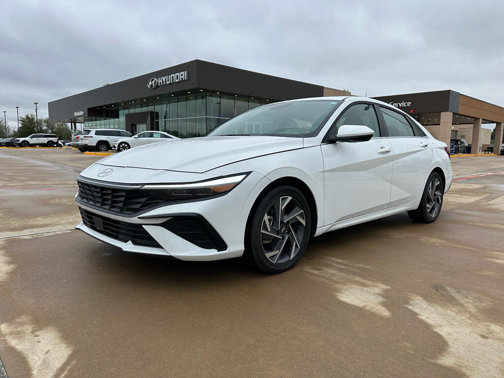 2025 Hyundai Elantra SEL Convenience FWD
