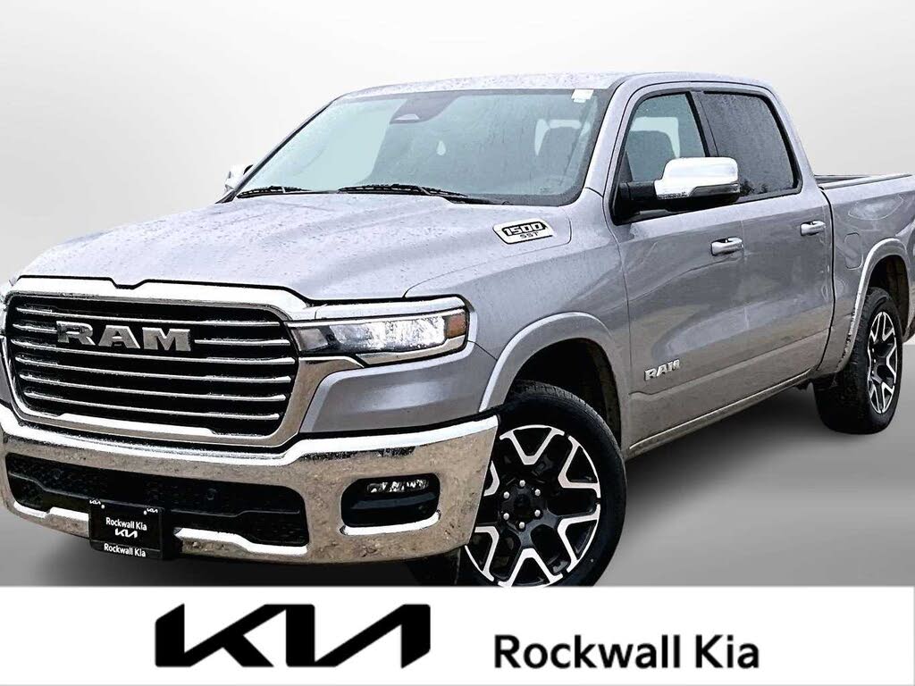 2025 RAM 1500 Laramie Crew Cab 4WD