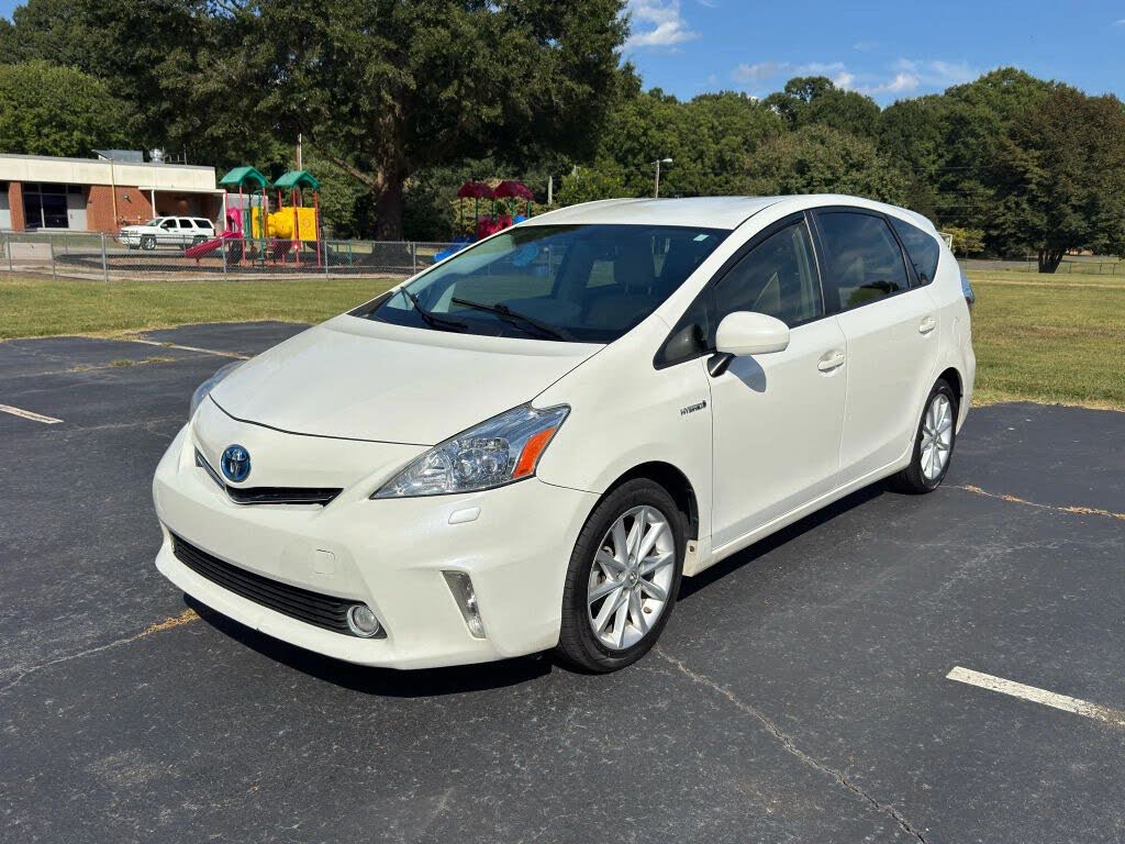 2012 Toyota Prius v Five FWD