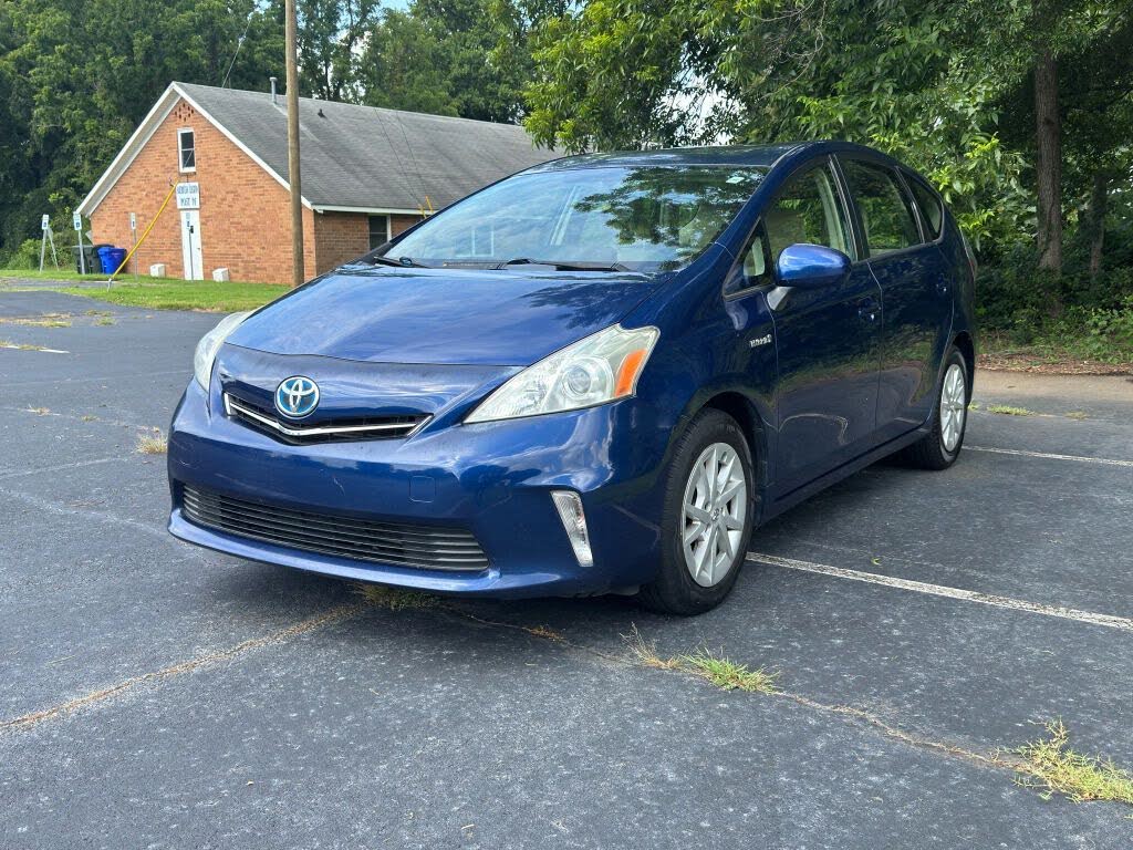 2013 Toyota Prius v Two FWD