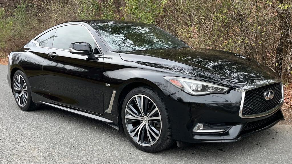 2017 INFINITI Q60 2.0t Coupe RWD