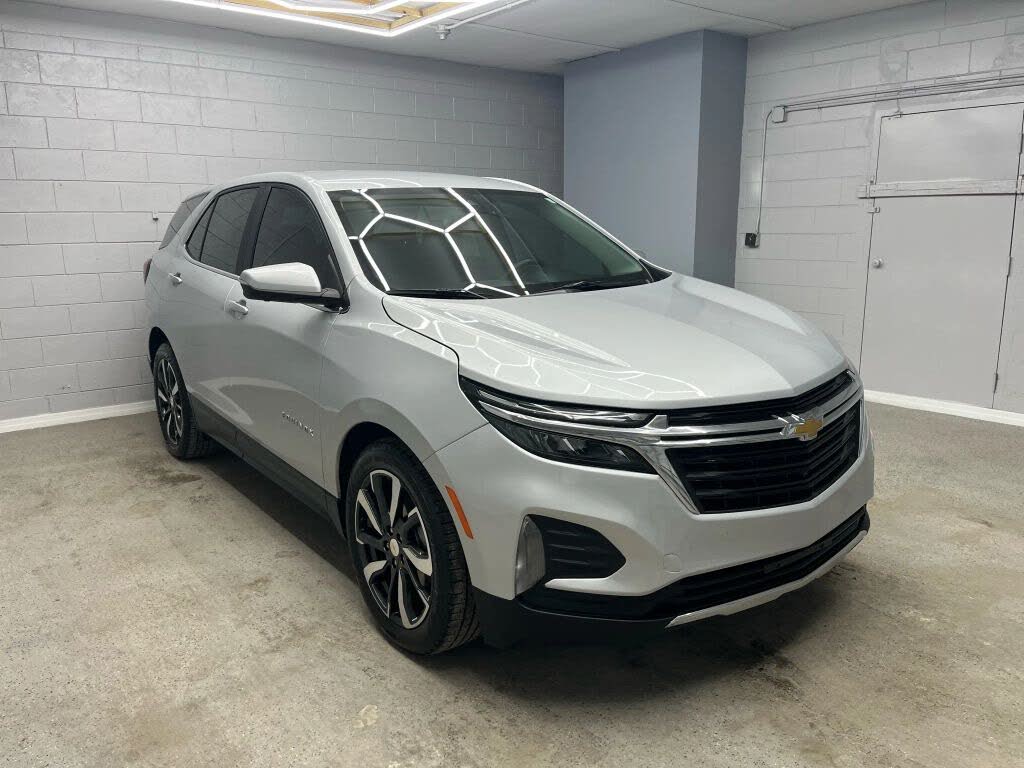 2022 Chevrolet Equinox LT FWD with 1LT