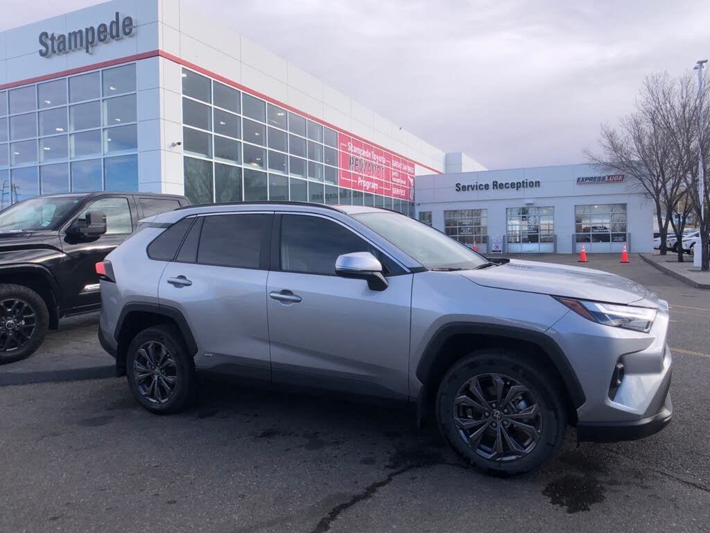 Toyota RAV4 Hybrid XLE AWD 2025