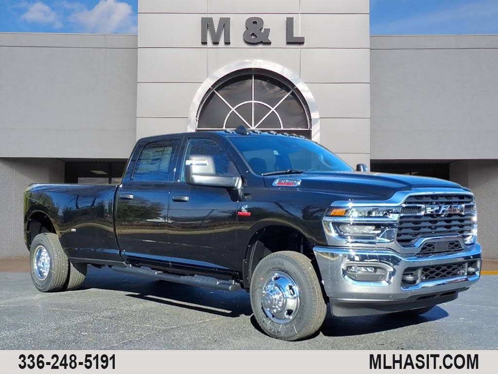 2026 RAM 3500 Tradesman Crew Cab LB DRW 4WD