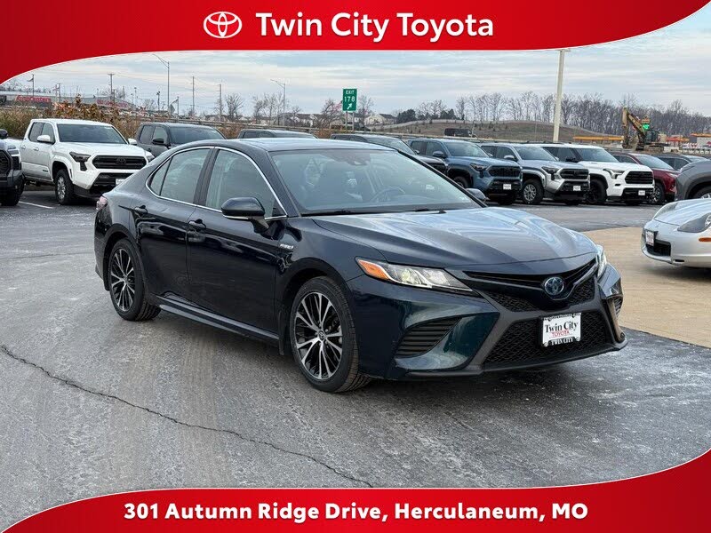 2020 Toyota Camry Hybrid SE FWD