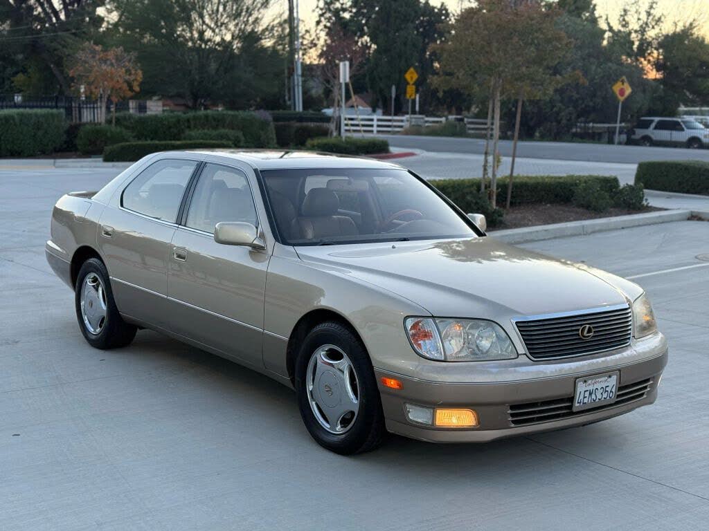 1999 Lexus LS 400 RWD