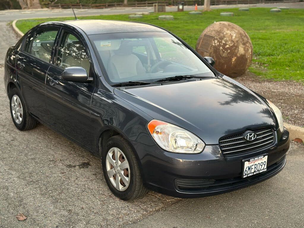 2010 Hyundai Accent GLS Sedan FWD