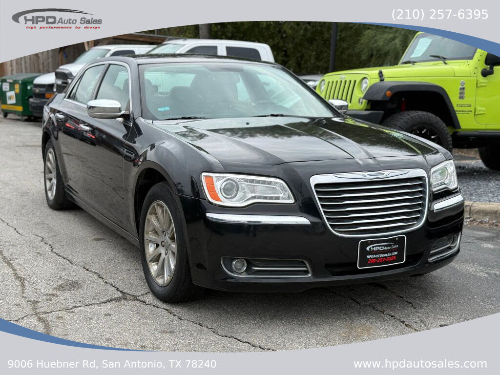 2011 Chrysler 300 Limited RWD