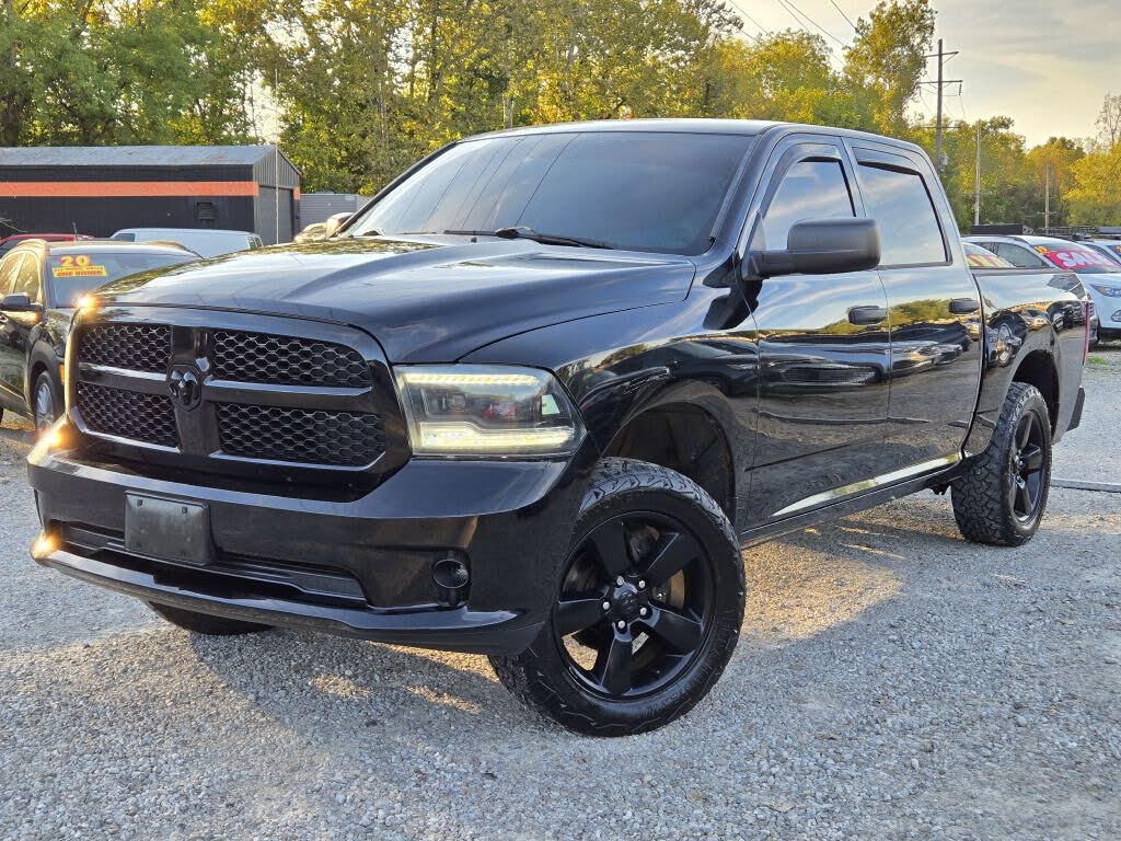 2015 RAM 1500 Express Crew Cab 4WD