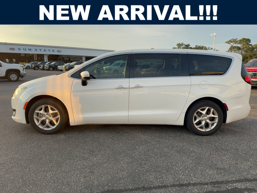 2017 Chrysler Pacifica Touring Plus FWD