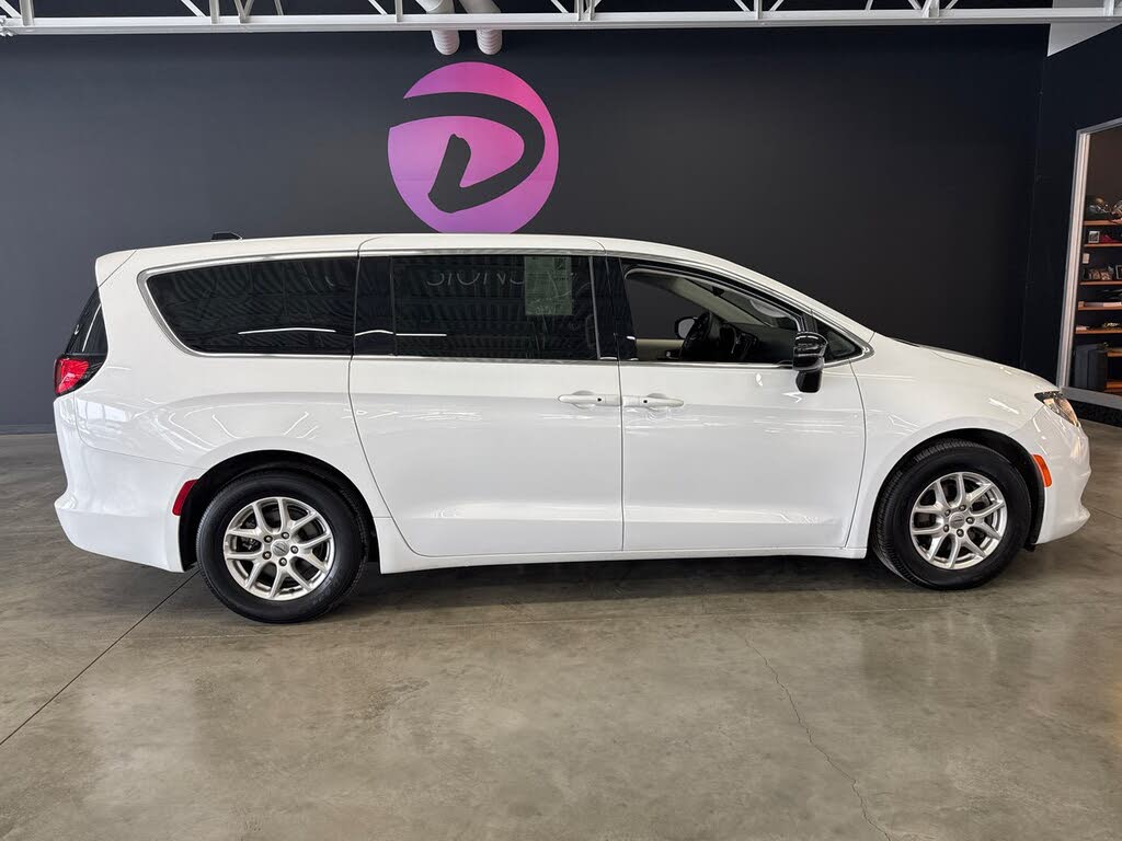 Chrysler Grand Caravan SXT FWD 2024