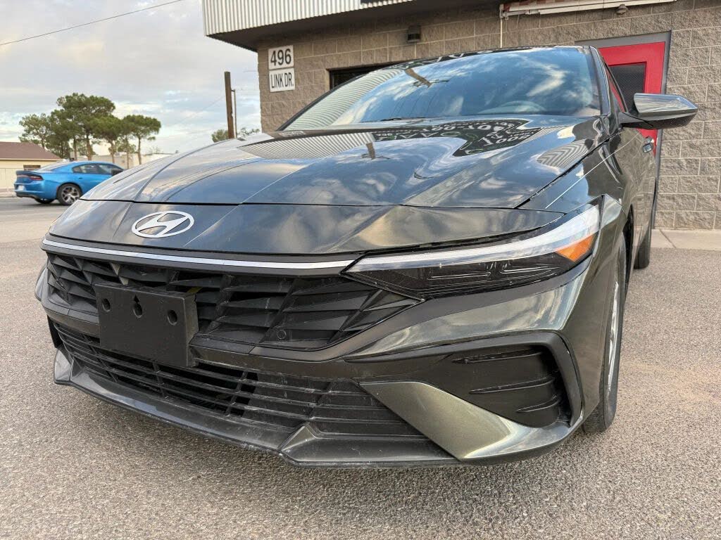 2024 Hyundai Elantra SEL FWD