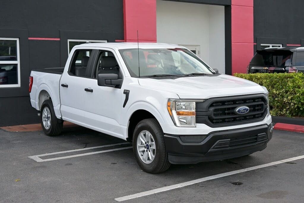 2022 Ford F-150 XLT SuperCrew RWD