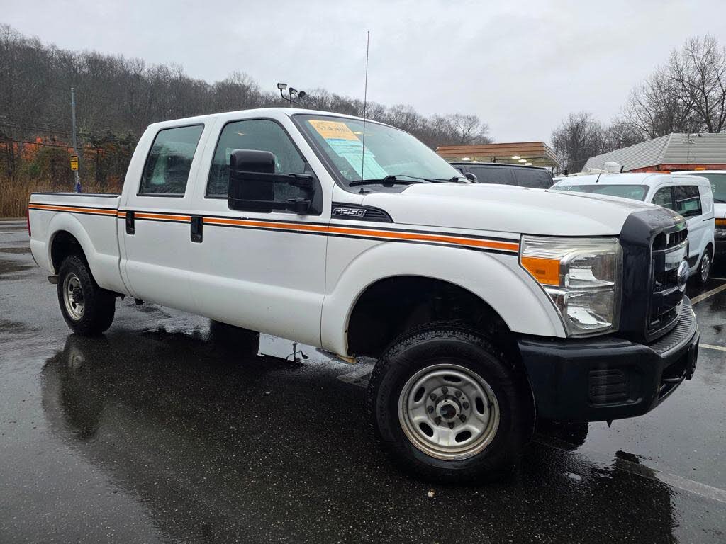 2016 Ford F-250 Super Duty XL Crew Cab LB 4WD