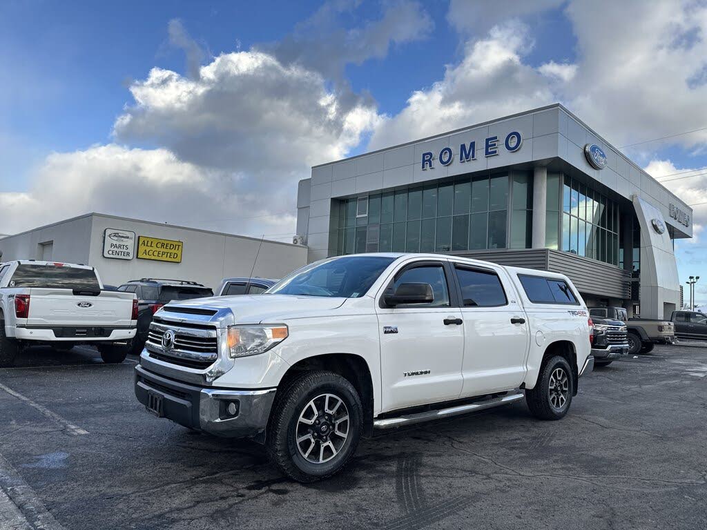 2017 Toyota Tundra SR5 CrewMax 5.7L 4WD