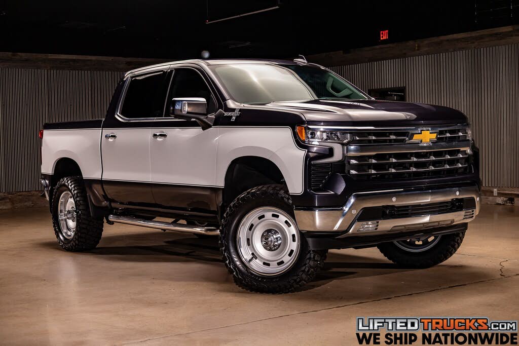 2024 Chevrolet Silverado 1500 LTZ Crew Cab 4WD
