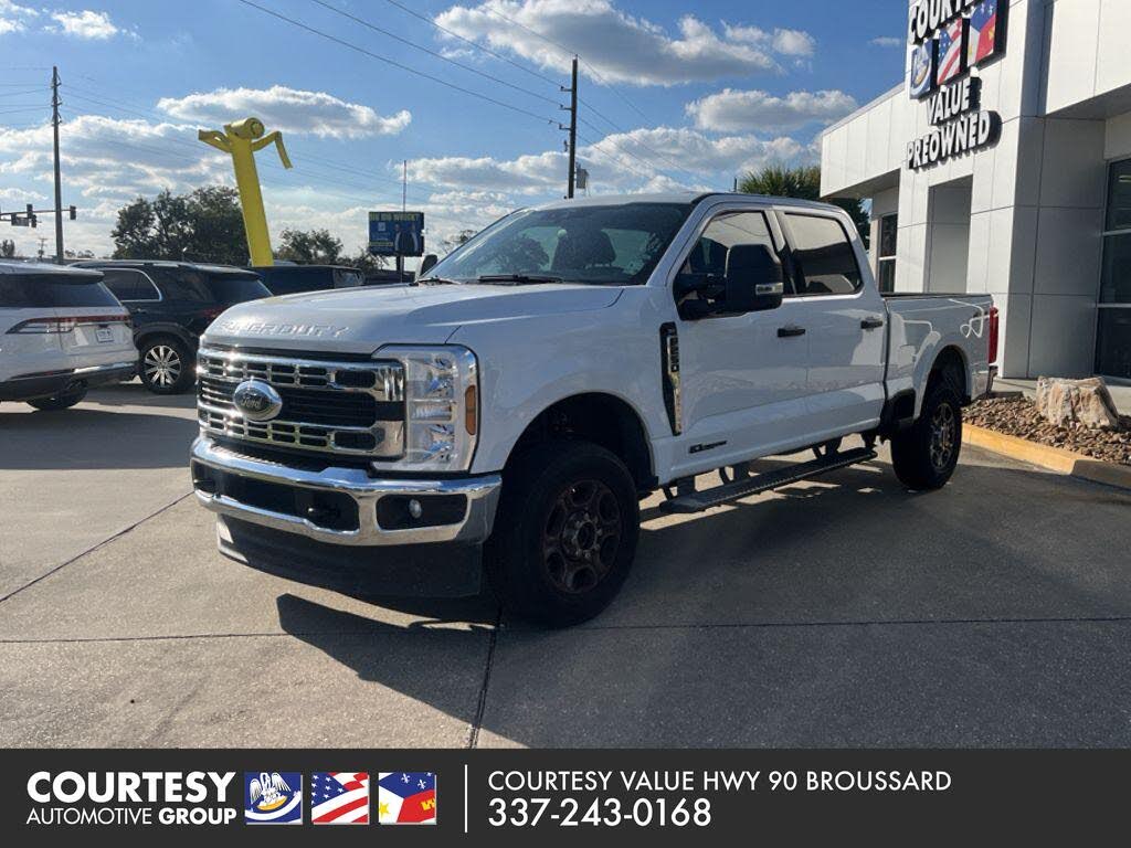 2025 Ford F-250 Super Duty XLT Crew Cab 4WD