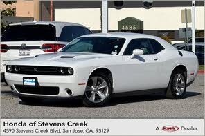 Dodge Challenger SXT RWD