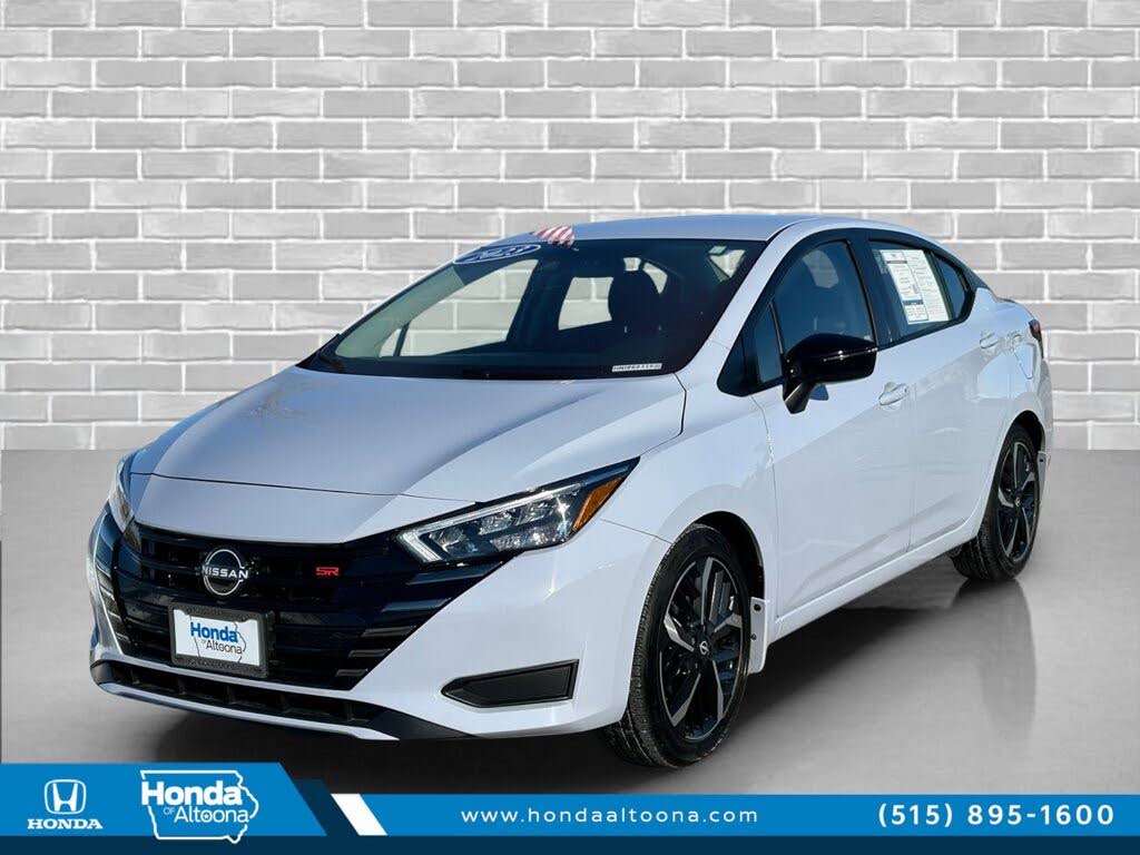 2023 Nissan Versa SR FWD