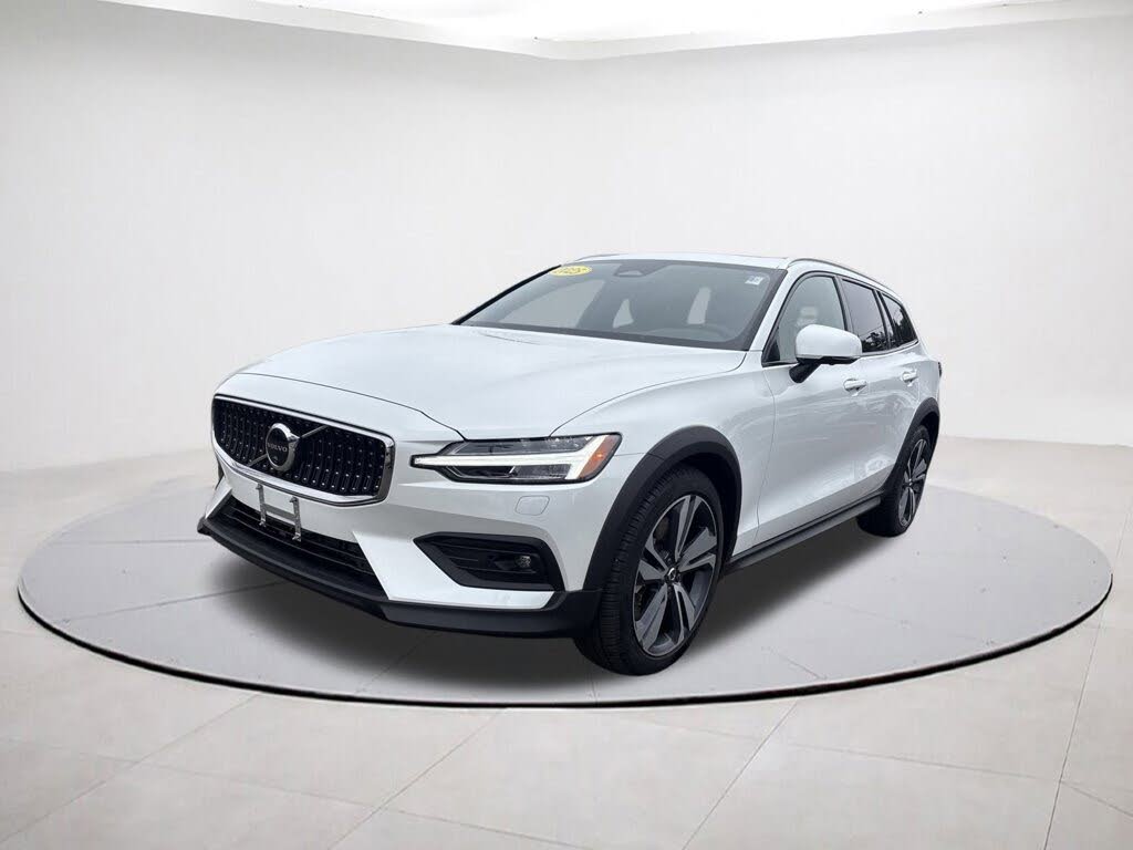 2025 Volvo V60 Cross Country B5 Plus AWD