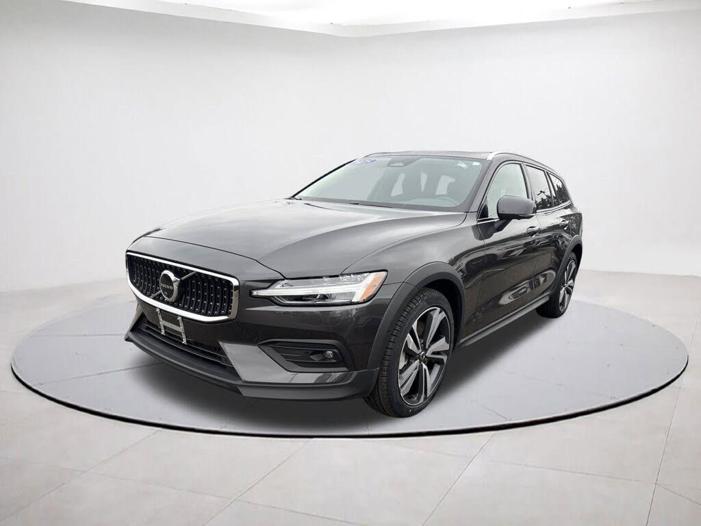2025 Volvo V60 Cross Country B5 Plus AWD