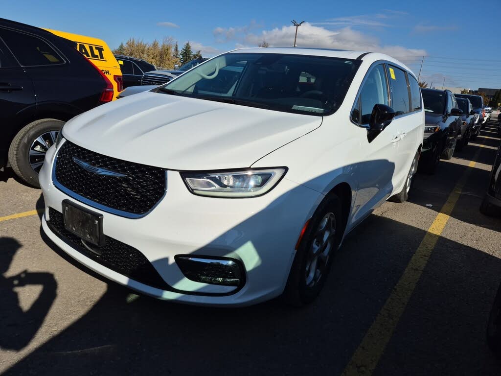 2024 Chrysler Pacifica Limited FWD