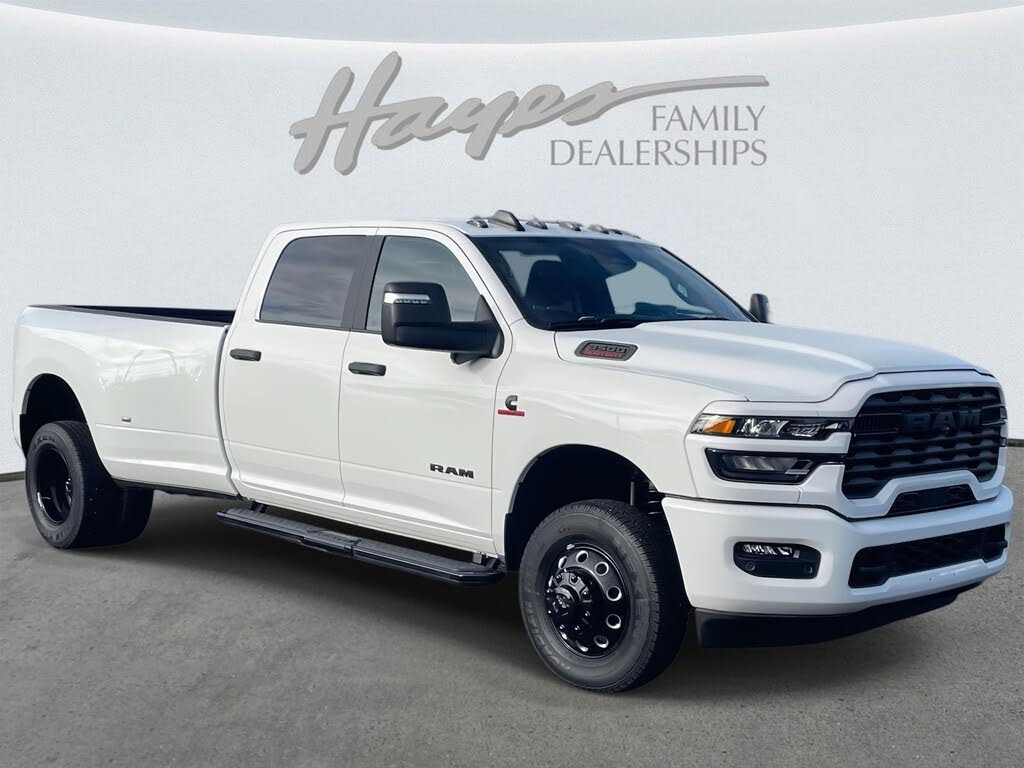 2025 RAM 3500 Big Horn Crew Cab LB DRW 4WD