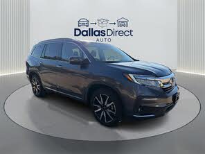 Honda Pilot Touring FWD with Rear Captain's Chairs