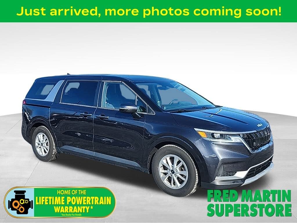 2022 Kia Carnival LX FWD