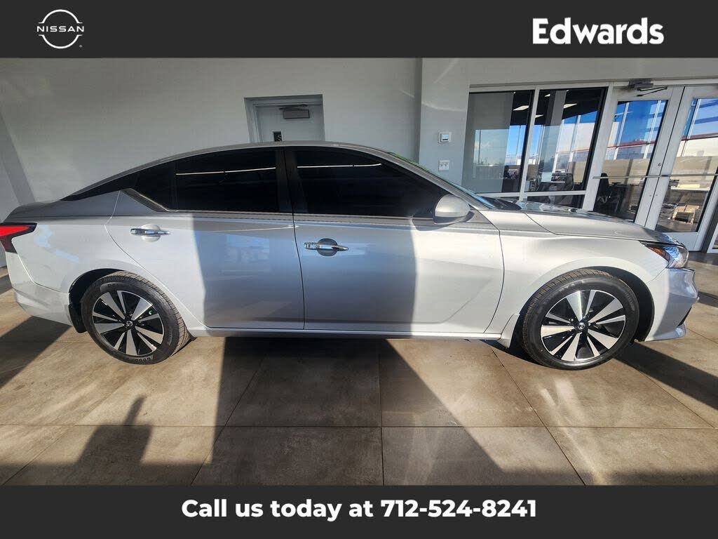 2022 Nissan Altima 2.5 SV FWD