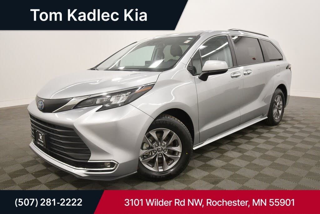 2024 Toyota Sienna XLE 7-Passenger FWD