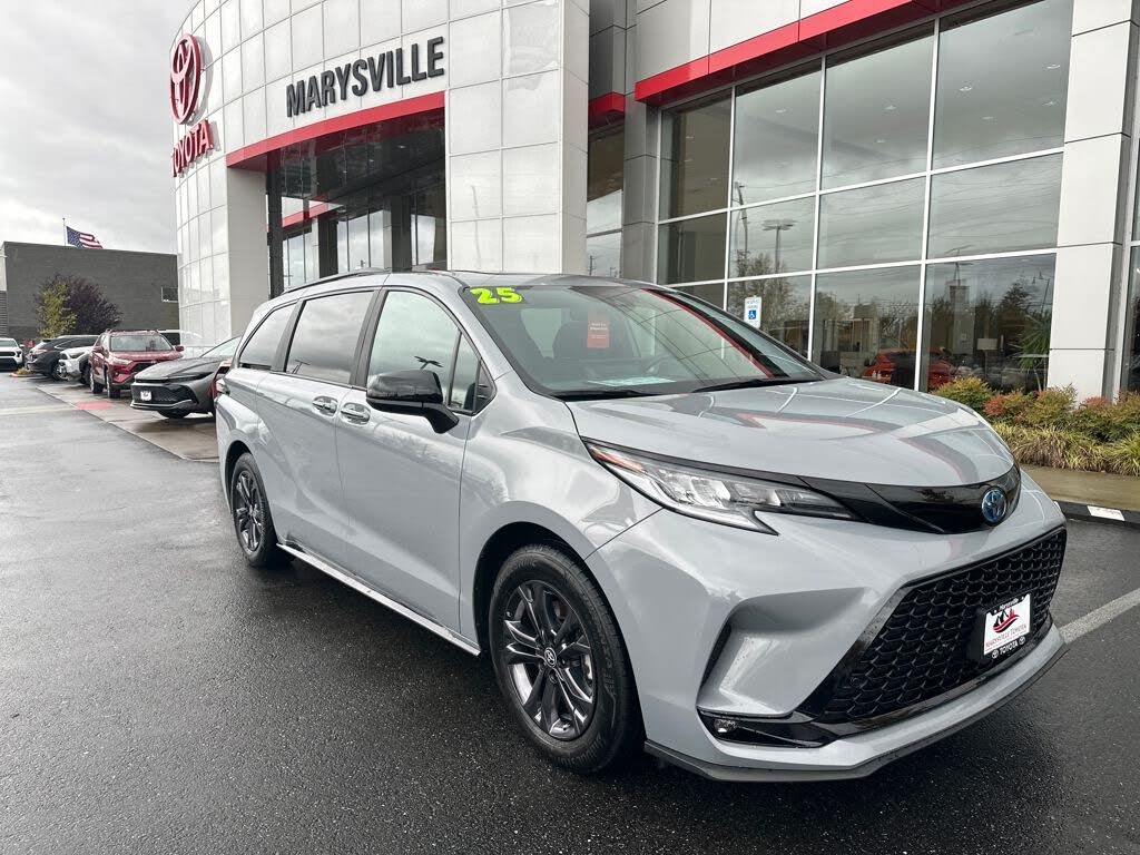 2025 Toyota Sienna XSE 7-Passenger AWD