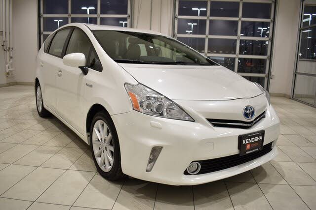 2014 Toyota Prius v Five FWD