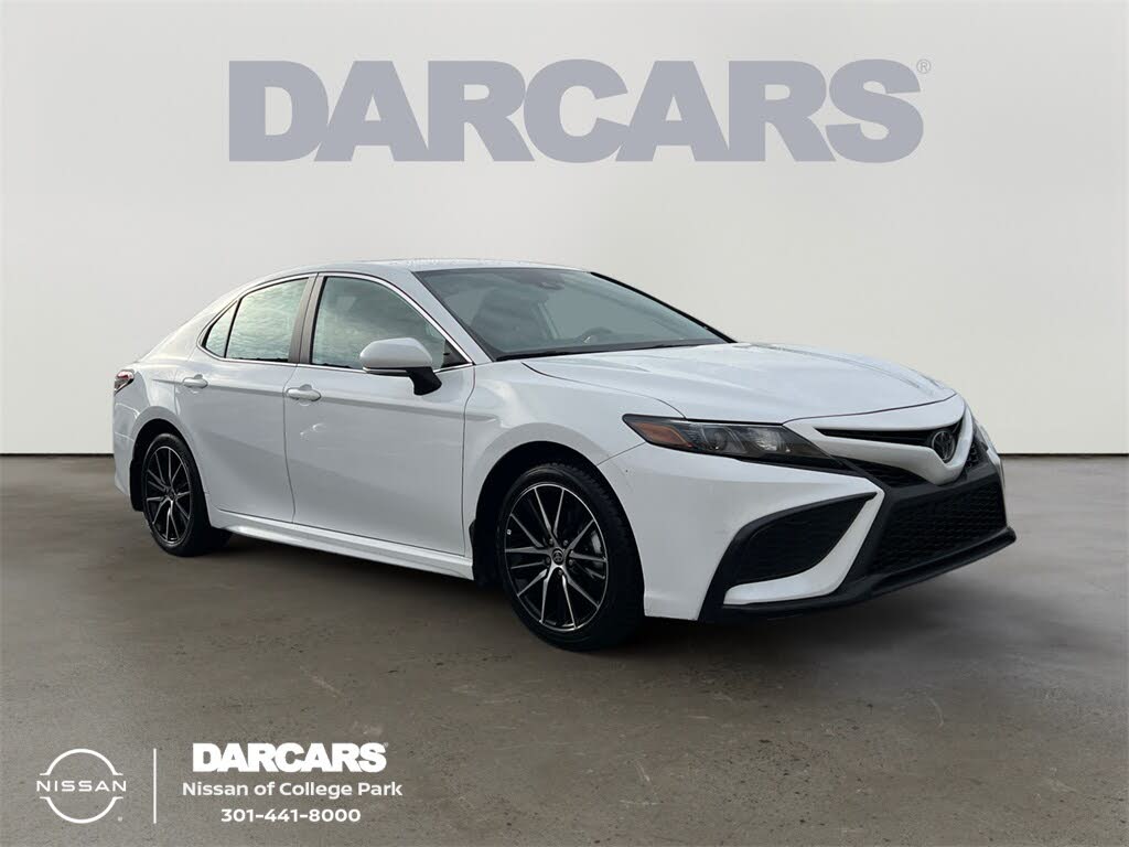 2024 Toyota Camry SE FWD