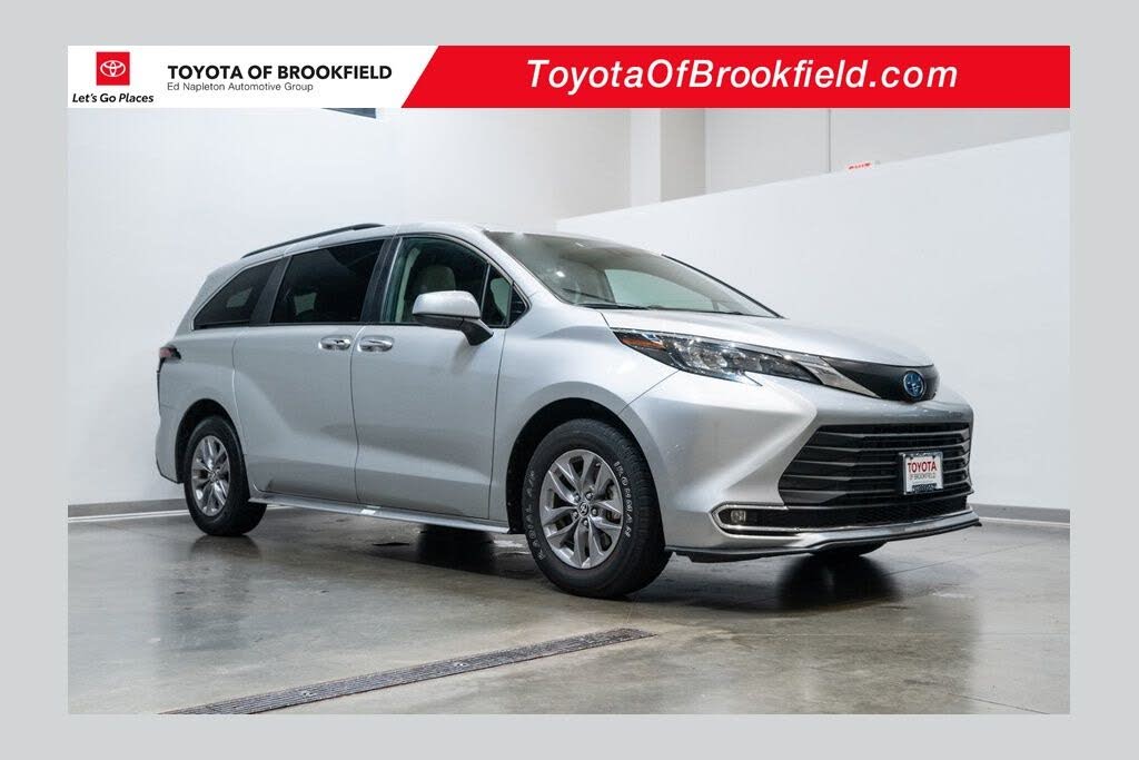 2024 Toyota Sienna XLE 7-Passenger FWD