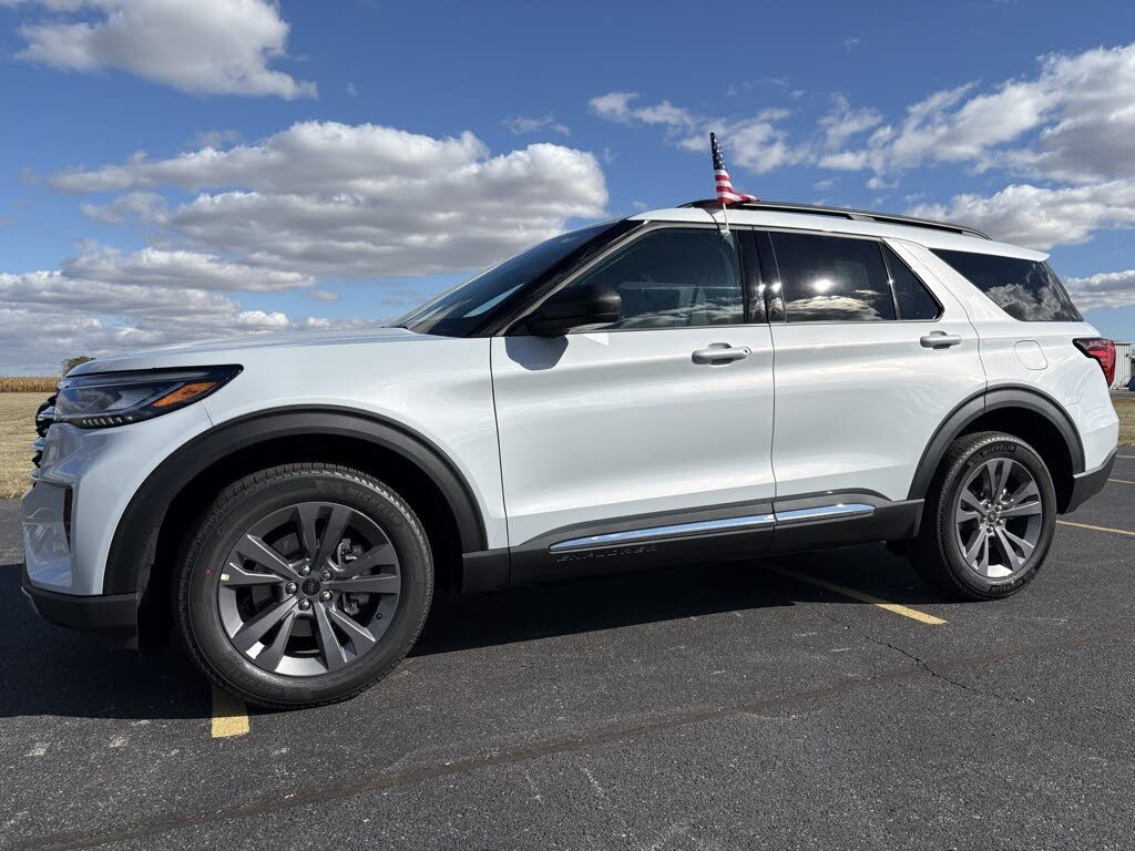 2025 Ford Explorer Active AWD