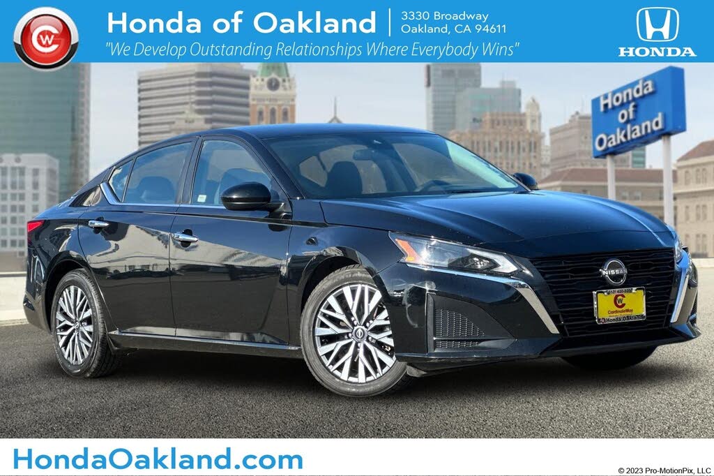 2023 Nissan Altima 2.5 SV FWD