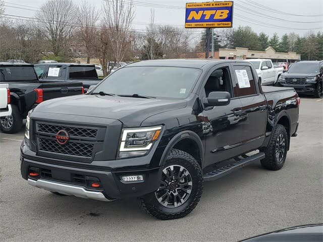 2023 Nissan Titan PRO-4X Crew Cab 4WD
