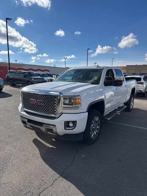 2016 GMC Sierra 2500HD Denali Crew Cab SB 4WD