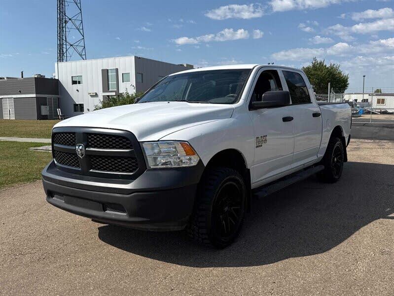 2020 RAM 1500 Classic Express Crew Cab SB 4WD